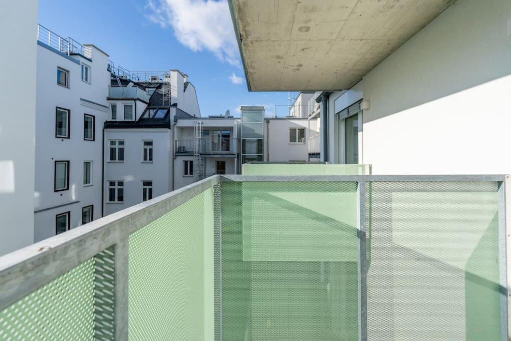 Hm • Sleek 1br With Balcony * Wiedeń